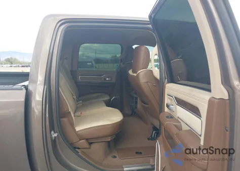 2020 Ram 2500 Laramie 4X2 6'4 Box z USA, uszkodzony, nr VIN 3C6UR4FL0LG221993